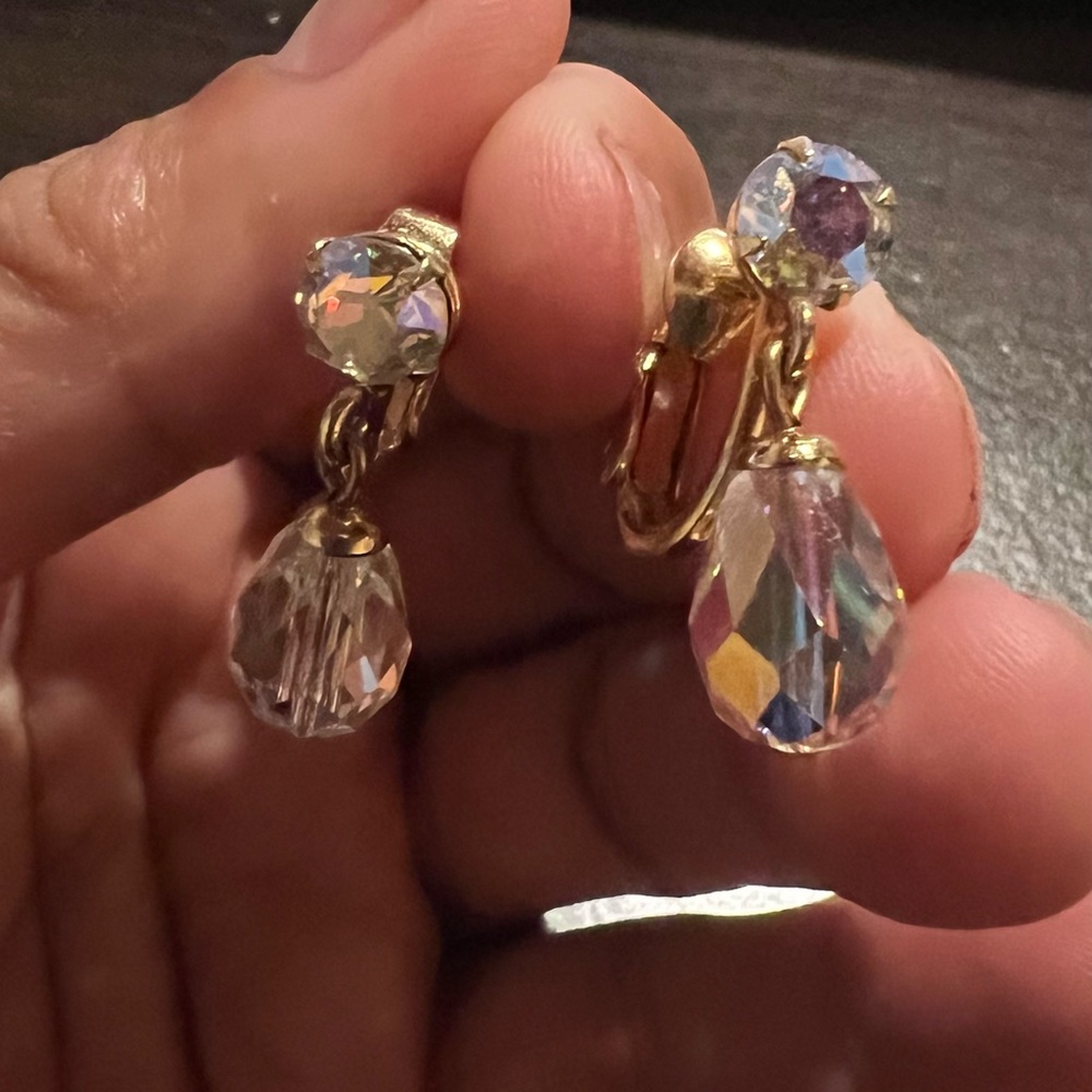 NAPIER💥VINTAGE 1950’s~RARE💥1” Raindrop Clip Earrings